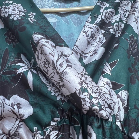 Liquorish brand maxi dress in size Small - Picture 4 of 6